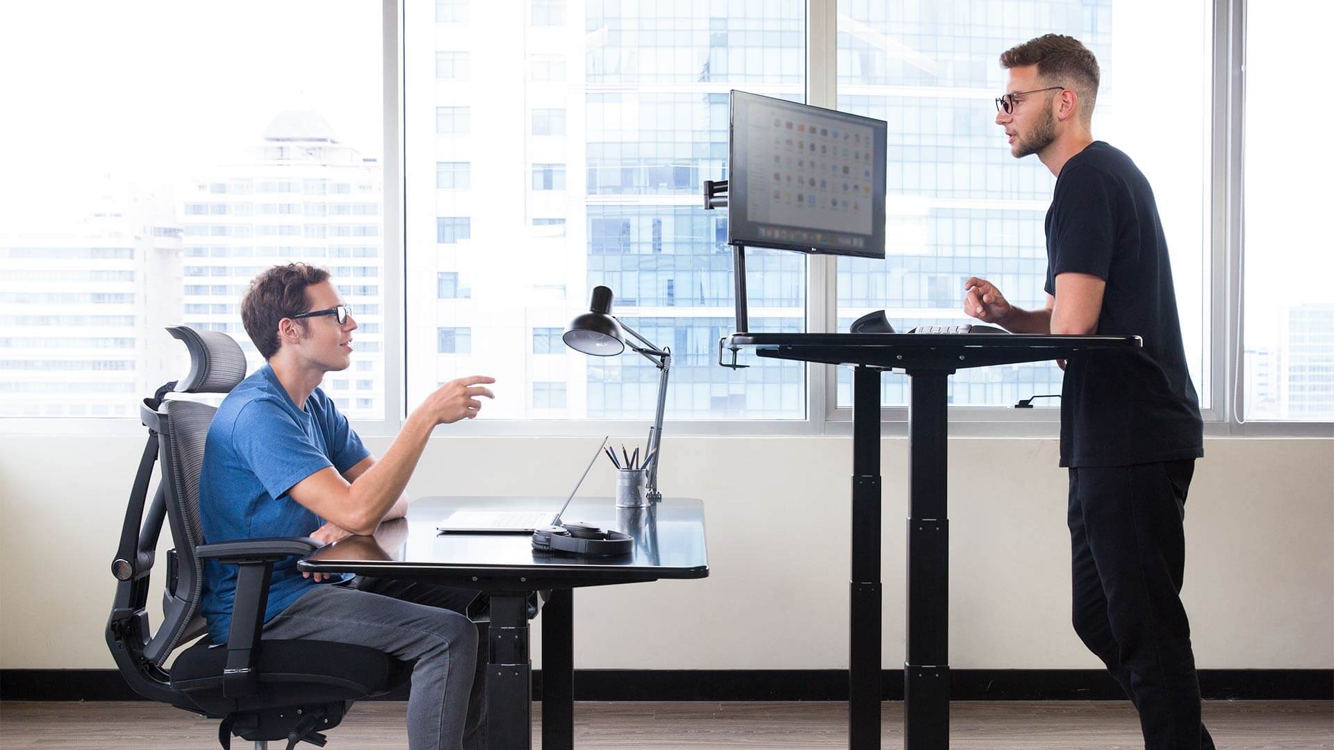 SmartDesk - Height-Adjustable Standing Desk